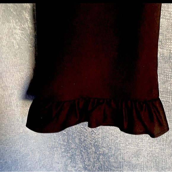 Zara Pants - dress pants. Excellent condition. Never worn. Zara Woman. Large